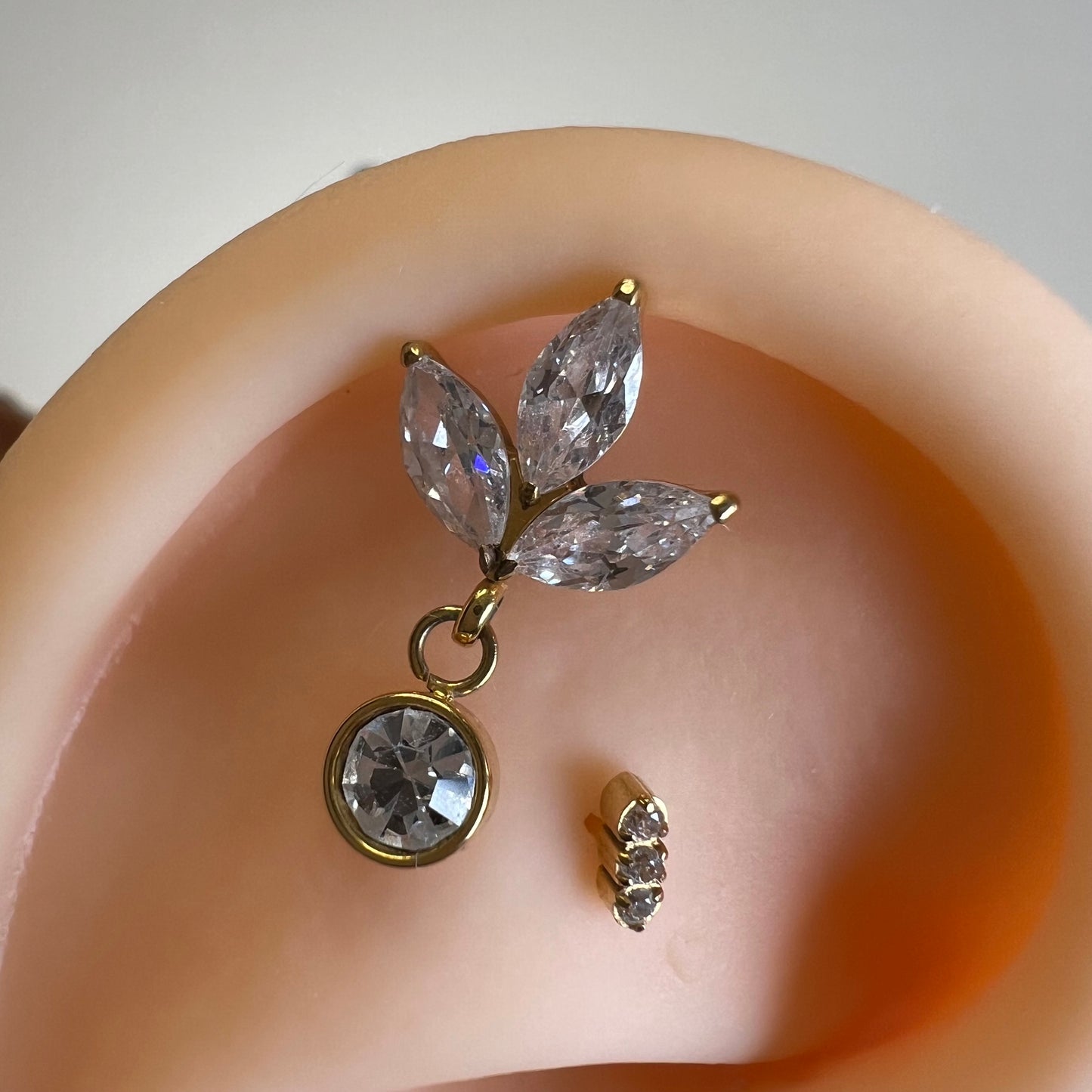 Freesia Stud